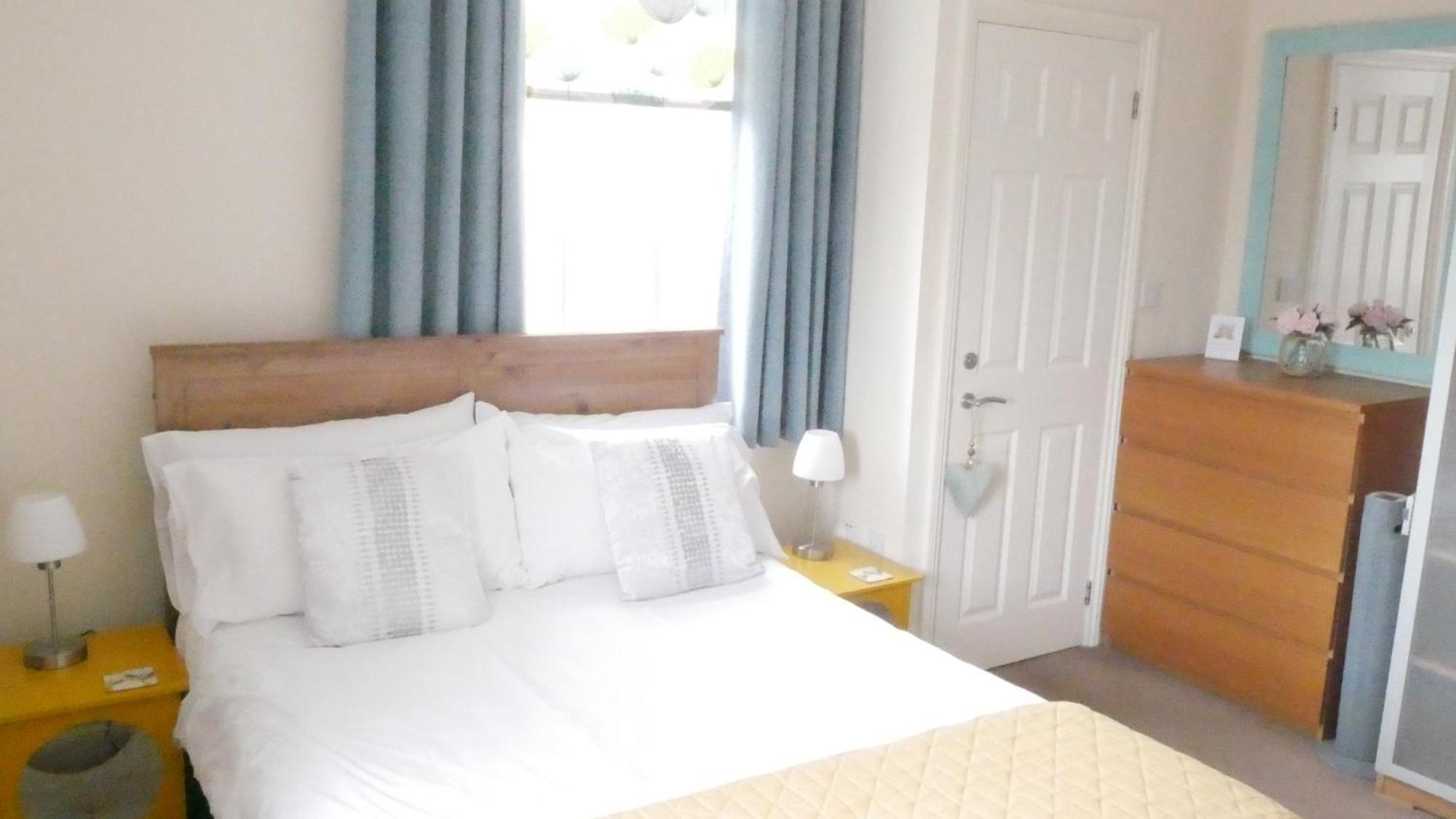 Cosy Apartments At Peel House 特伦特河畔伯顿 外观 照片